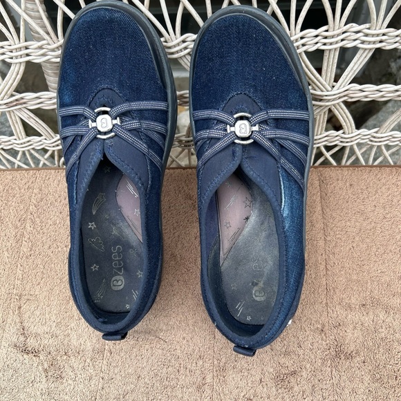 Bzees flats. Size 8. Denim material on outside. Slightly used on inside. - Picture 6 of 7